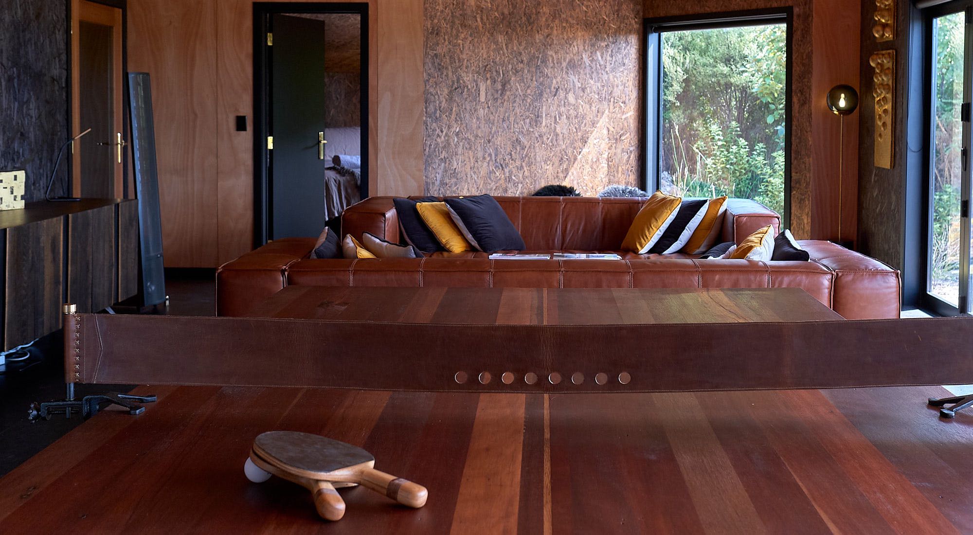 Table Tennis & Living